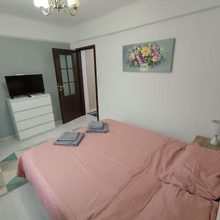 Boutique City Retreats Apartments Iasi Bagian luar foto