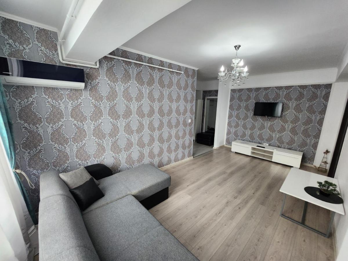 Boutique City Retreats Apartments Iasi Bagian luar foto