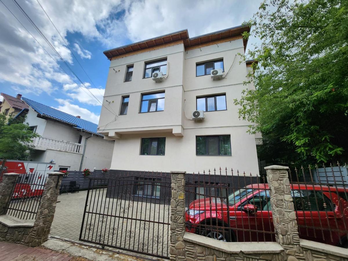 Boutique City Retreats Apartments Iasi Bagian luar foto