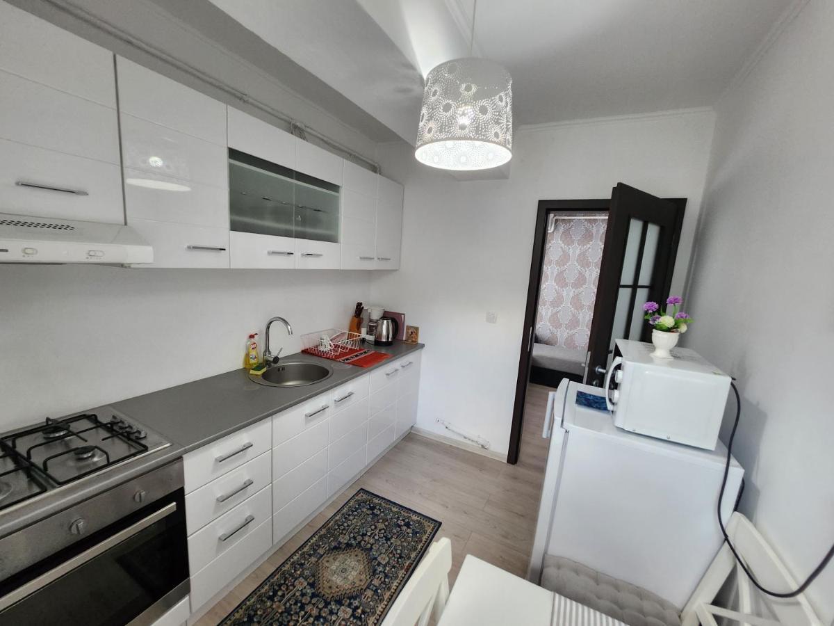 Boutique City Retreats Apartments Iasi Bagian luar foto