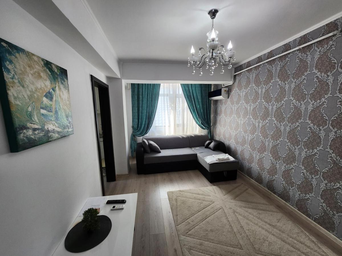 Boutique City Retreats Apartments Iasi Bagian luar foto