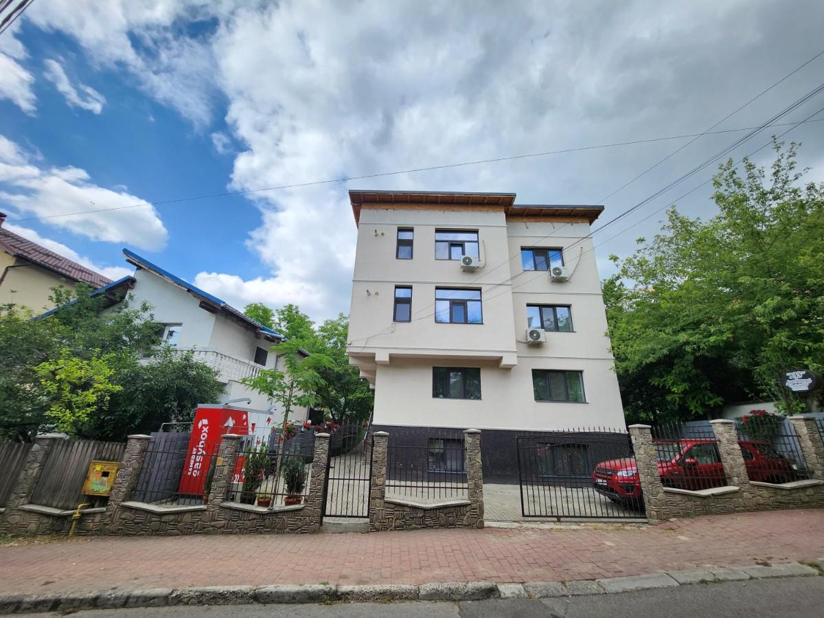 Boutique City Retreats Apartments Iasi Bagian luar foto