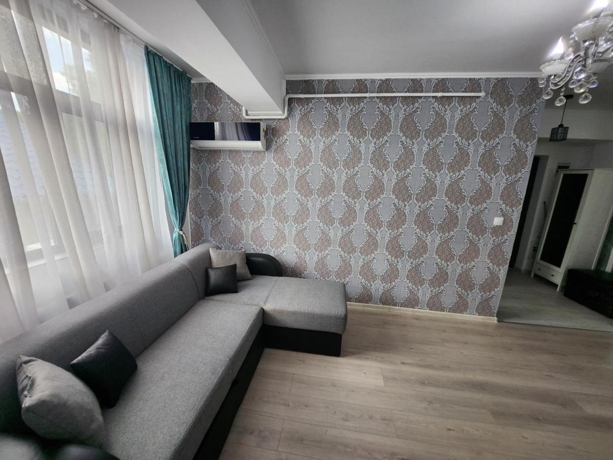 Boutique City Retreats Apartments Iasi Bagian luar foto