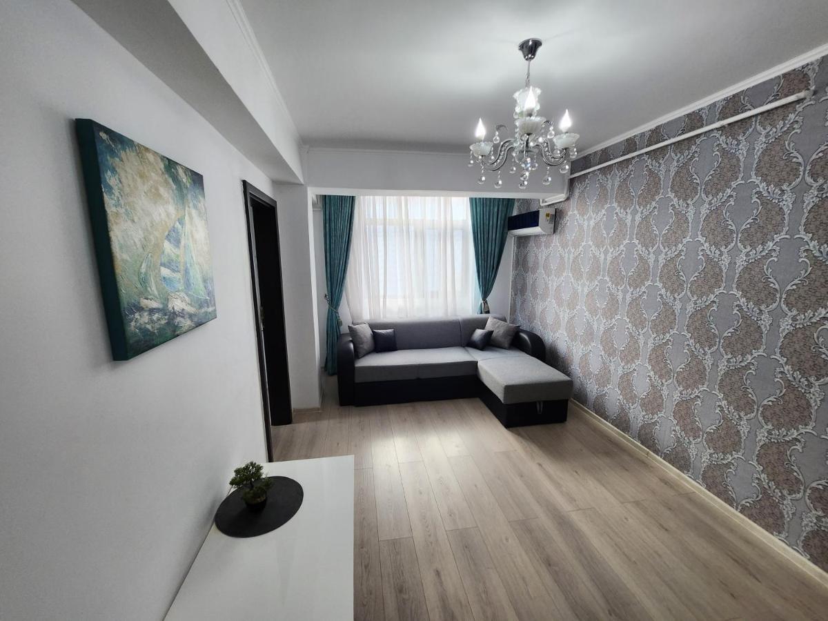 Boutique City Retreats Apartments Iasi Bagian luar foto