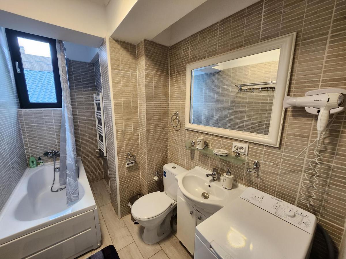Boutique City Retreats Apartments Iasi Bagian luar foto