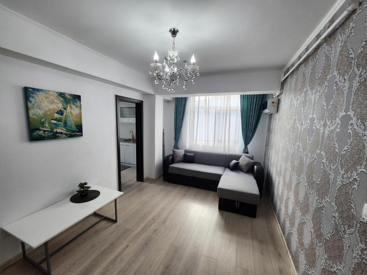 Boutique City Retreats Apartments Iasi Bagian luar foto